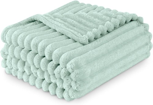 Ribbed faux fur throw warm - faux,