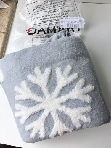 New sherpa fleece throw bnwt - new,